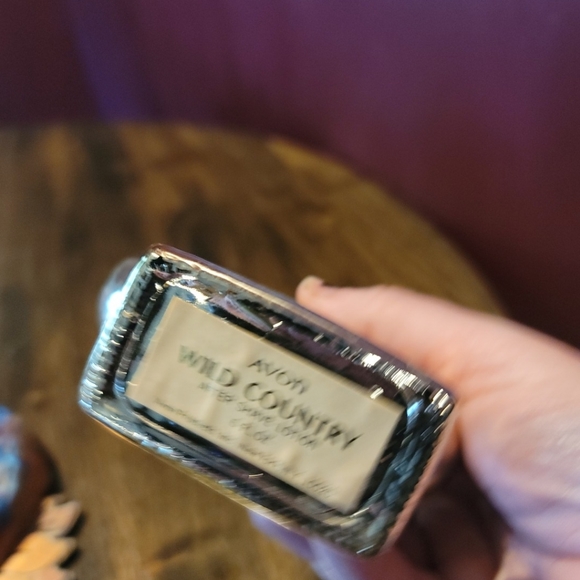 !Pocket watch avon bottle. Please refer to pictures - Picture 2 of 4